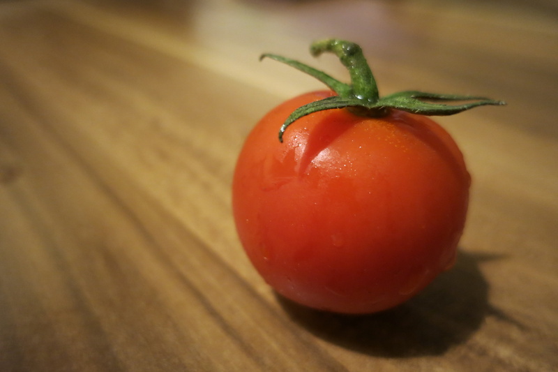 vegetables, ripe, single object, still life, kitchen, 4K, healthy, surface, wood - material, indoors, table, nutrition, red, close-up, vegetable, tomato