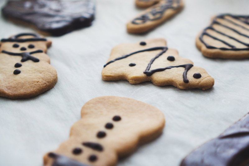 indulgence, sweet, snack, indoors, food, dessert, baking sheet, ready-to-eat, freshness, no people, christmas, close-up, choice, temptation, cookie, sweet food