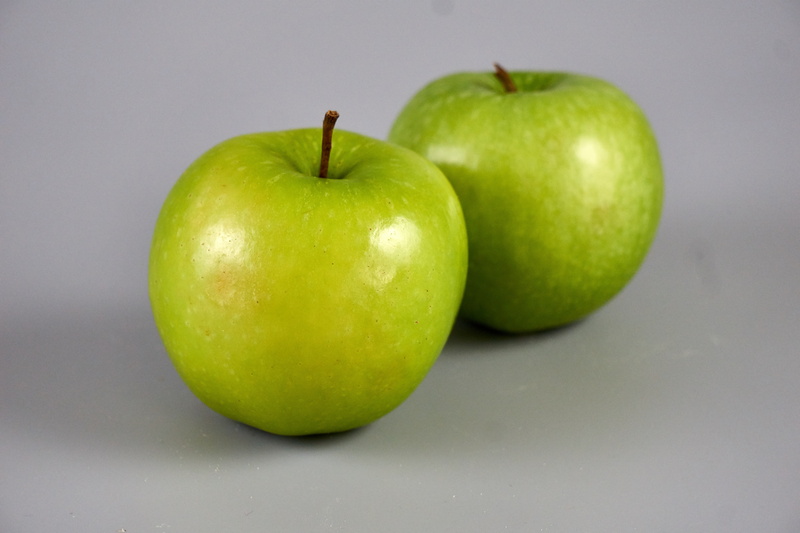 garden, indoors, green color, food and drink, 5K, still life, flavor, food, granny smith apple, green, close-up, group of objects, apple, fruits, two