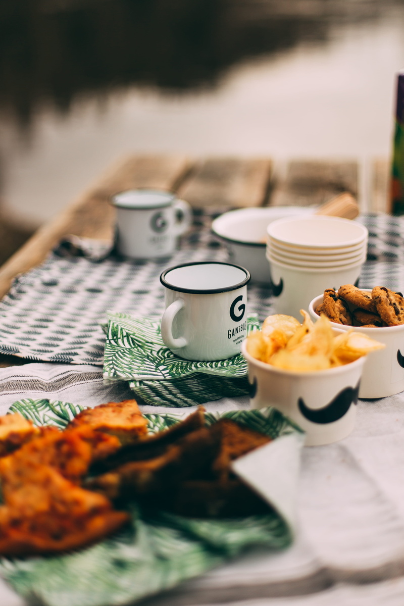 drink, white, still life, 4K, teapot, shallow, food and drink, teacup, photography, mug, wood, bowl, plastic, camp, crockery, dishes, cups, mugs, table cloth