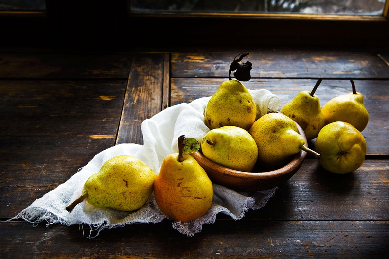 full length, ripe, no people, photography, bowl, food and drink, wellbeing, table, 1080P, harvest, container, light, freshness, autumn, wood - material