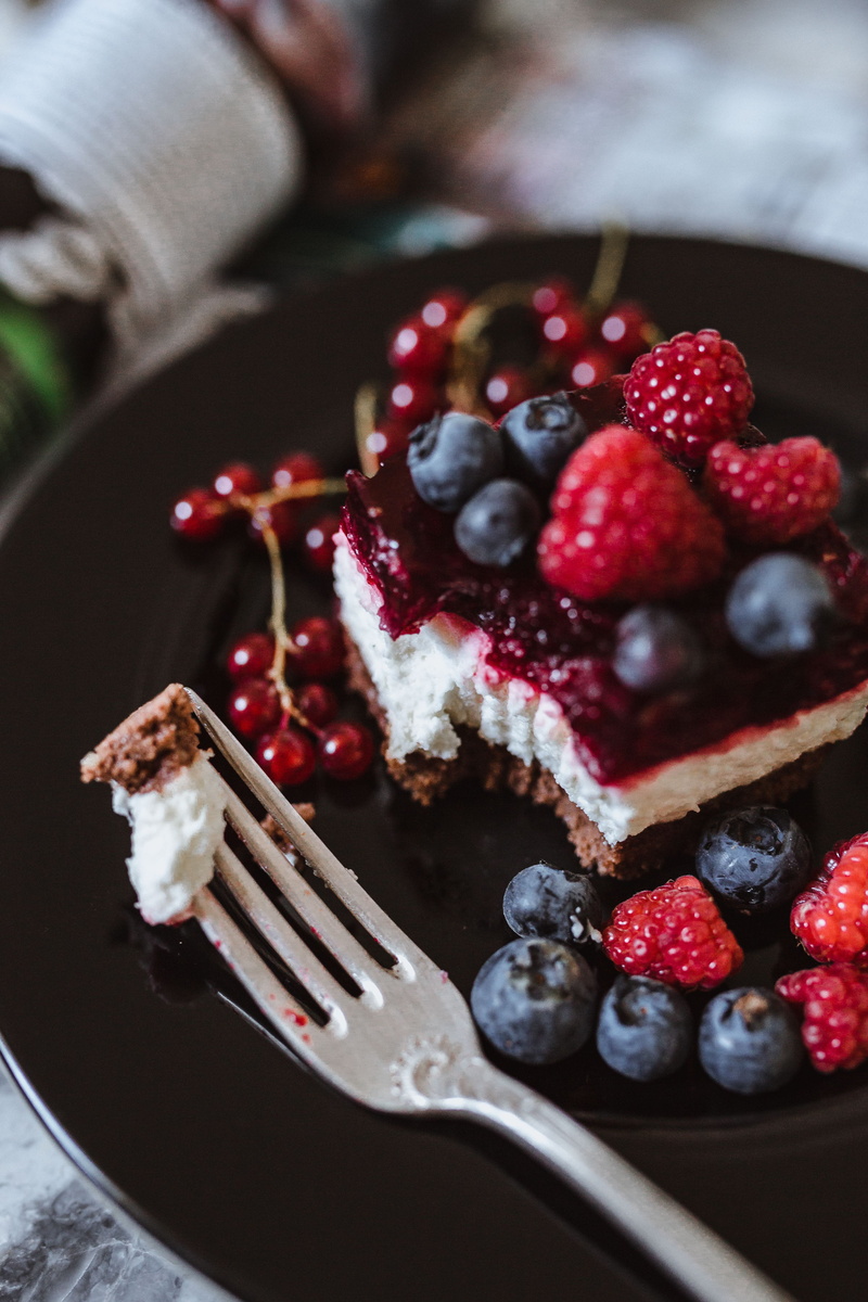 fruits, cake, healthy eating, blueberries, pie, fruit, food, sweet, freshness, temptation, cheese cake, dessert, 4K, red currant, raspberry, berry fruit