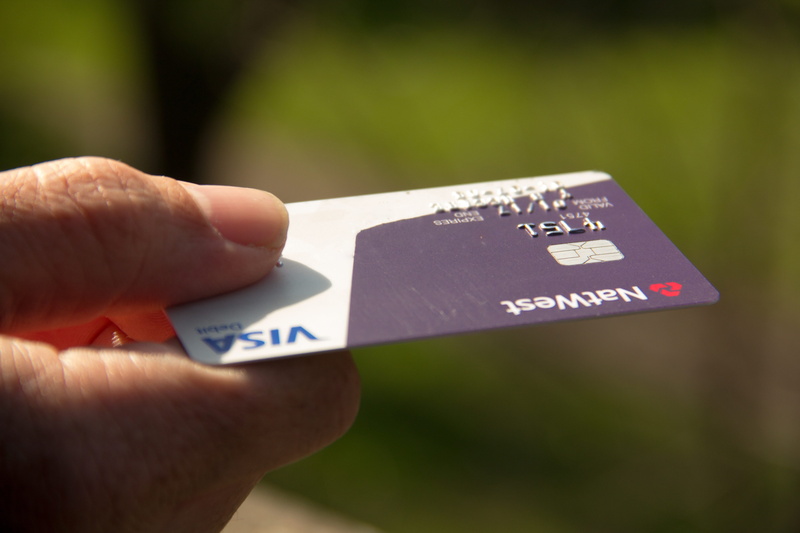 business, pay, day, plastic, finance, adult, selective focus, one person, bank, money, body part, banking, credit, visa, credit card, 5K, credit cards
