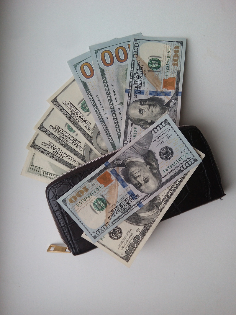 wealth, representation, the bucks, close-up, number, money, finance, green, still life, salary, indoors, savings, studio shot, large group of objects, income