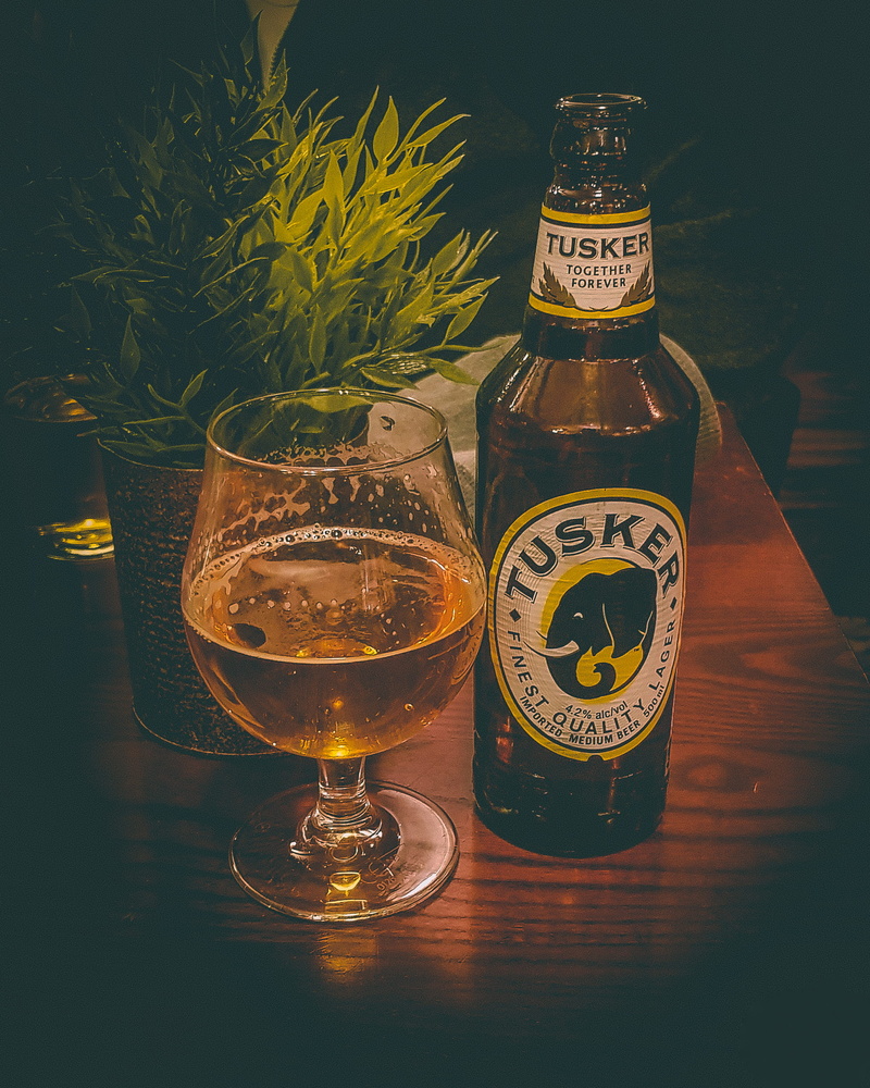 nairobi county, nature, wood - material, close-up, refreshment, 1080P, bottle, still life, glass, tusker, household equipment, food and drink, container