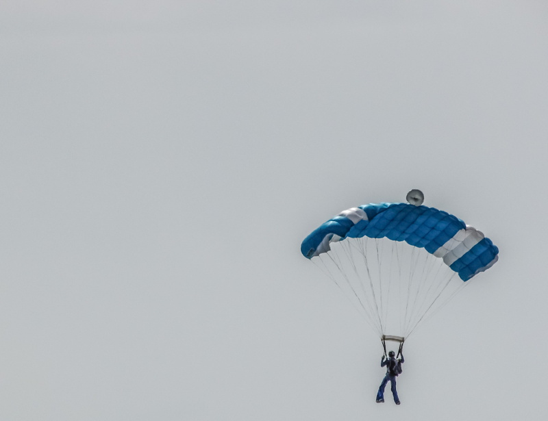 falling, one person, men, unrecognizable person, real people, adventure, extreme sports, freedom, risk, extreme, sport, full length, people, sky, lifestyles