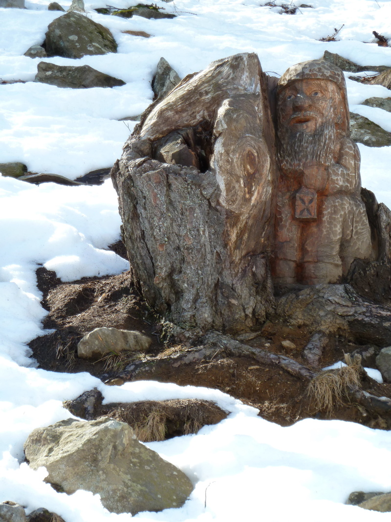 art and craft, 4K, wood, water, rock, day, outdoors, gnome, snow, no people, solid, engraving, sky, non-urban scene, tranquil scene, frozen, winter, mountain