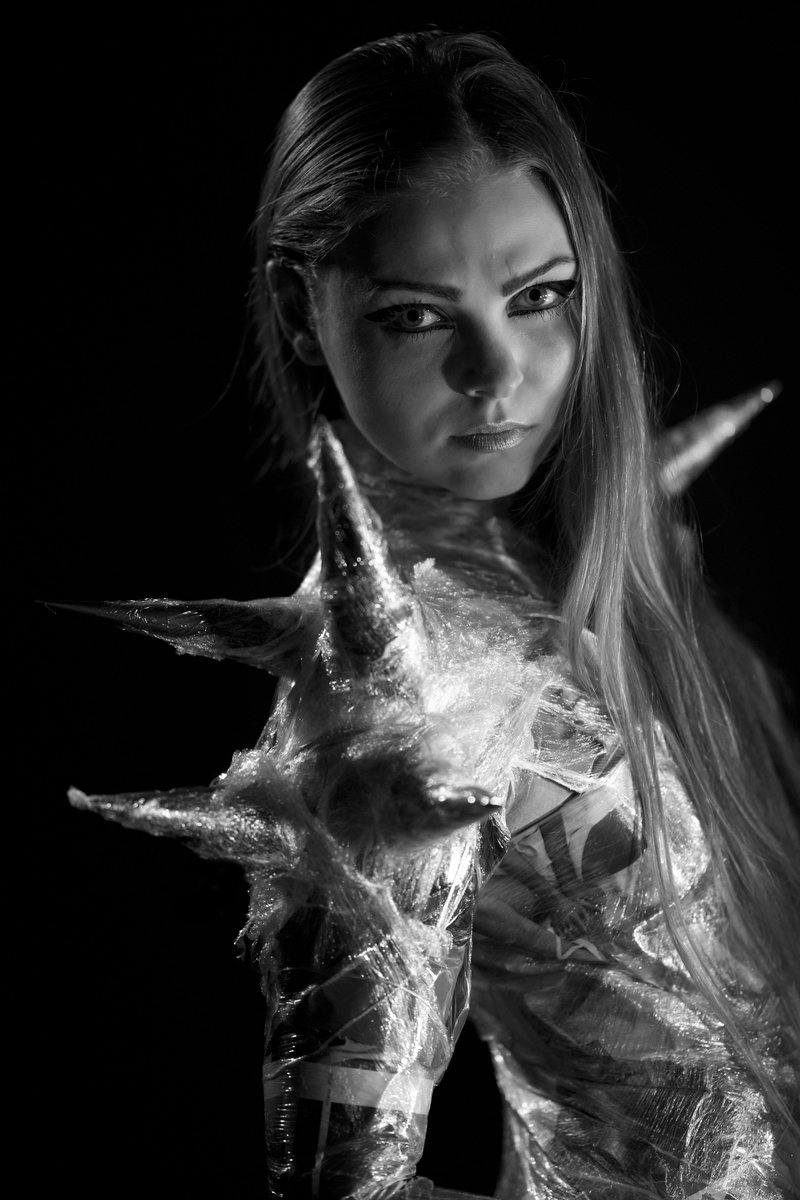 5K, design, contact, people, only women, contemplation, beauty, fashion shoot, looking at camera, beautiful woman, young women, women, woman, the young woman