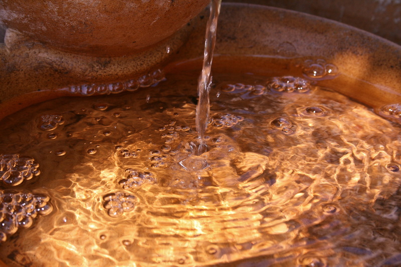 close-up, refreshment, water, flowing water, indoors, kitchen utensil, golden, falling, flowing, splashing, purity, pouring, liquid, drop, freshness, bubble