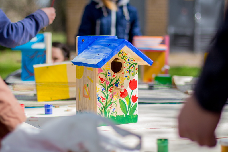 focus, holding, 4K, maker, adult, box - container, hand, beige, child, selective focus, blue, lifestyles, group of people, flowers, photo, togetherness