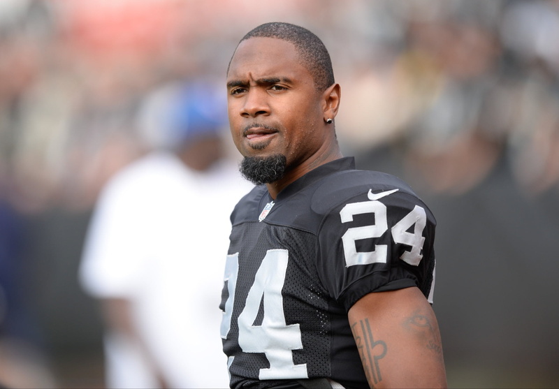 sportsman, competitive Sport, focus on foreground, one Person, adult, young Men, black, men, team Sport, american Football - Sport, african Ethnicity, nike