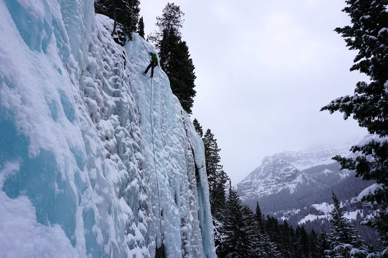 skill, sky, snowcapped mountain, 2K, beauty in nature, sport, ice, mountain, real people, outdoors, climbing, full length, day, lifestyles, low angle view
