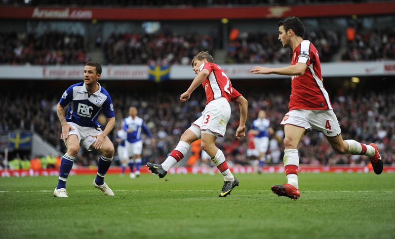 athlete, running, motion, people, sport, ball, red, sportsman, sports clothing, football, s, soccer, stadium, Arshavin, sports equipment, white