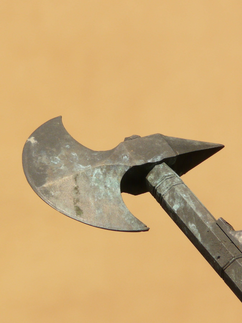 iron, spanner, halberd, ax, diy, middle ages, hand saw, stabbing weapon, indoors, work Tool, shape, cut weapon, sharp, focus on foreground, metal, no people