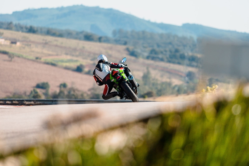 speed, motorcycle racing, motorcycle, one person, ninja, 2019, 400, headwear, nature, kawasaki, sports helmet, real people, day, land vehicle, 720P, transportation
