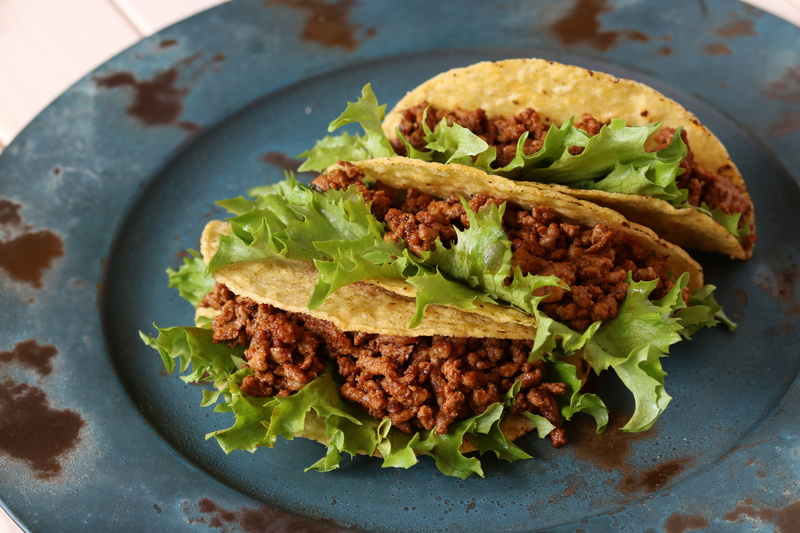temptation, lettuce, healthy eating, freshness, table, indoors, mexican food, cooked, no people, red meat, vegetable, meal, food and drink, garnish, taco