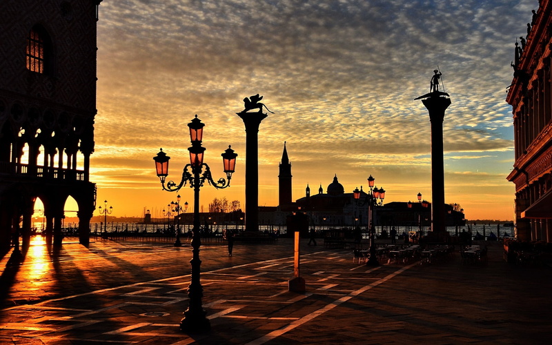 morning, sunlight, urban Scene, full screen, travel, sunset, dusk, building, italy, blur, lantern, 1080P, sky, widescreen, outdoors, dark, purple, dawn