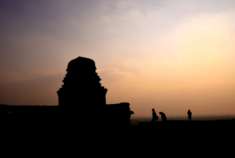 building, women, bird, people, sunlight, human, dusk, real people, tranquil scene, martial arts, nature, 5K, sunset, cloud - sky, men, orange color, copy space