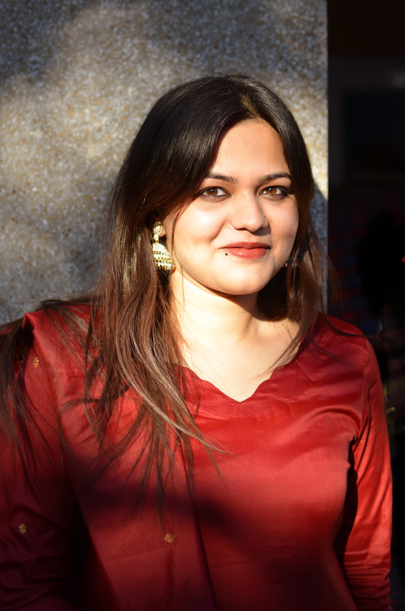 hairstyle, hair, casual clothing, beautiful woman, female, portrait, lifestyles, beauty, fair, women, girl, india, model, traditional, real people, red
