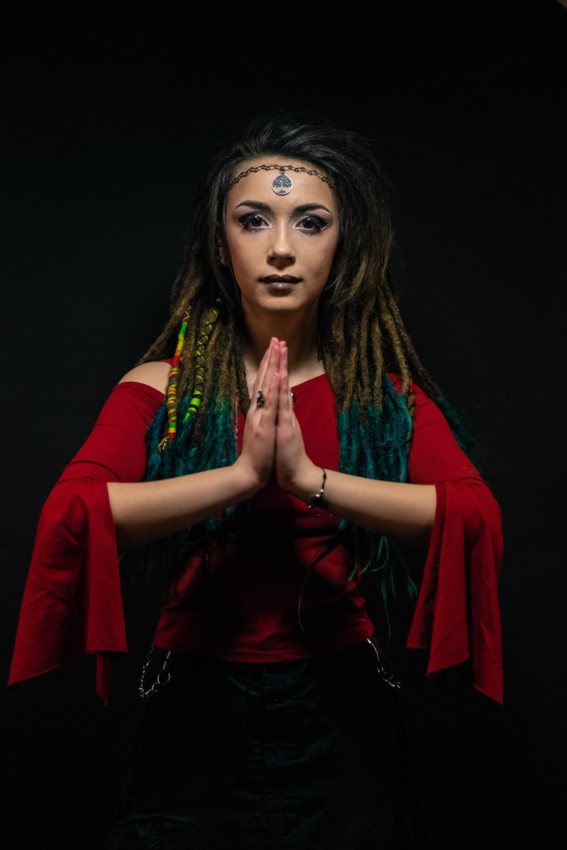 young adult, young women, hair, leisure activities, clothing, nail, photography, human, woman, women, sleeve, beautiful woman, #internationalwomansday