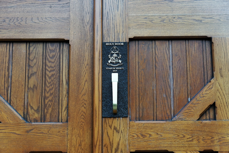 input, carve, paint, i beg your pardon, wood grain, wood, jack, pope, wall - building feature, day, year, entrance, clean, carving, home, faith, security