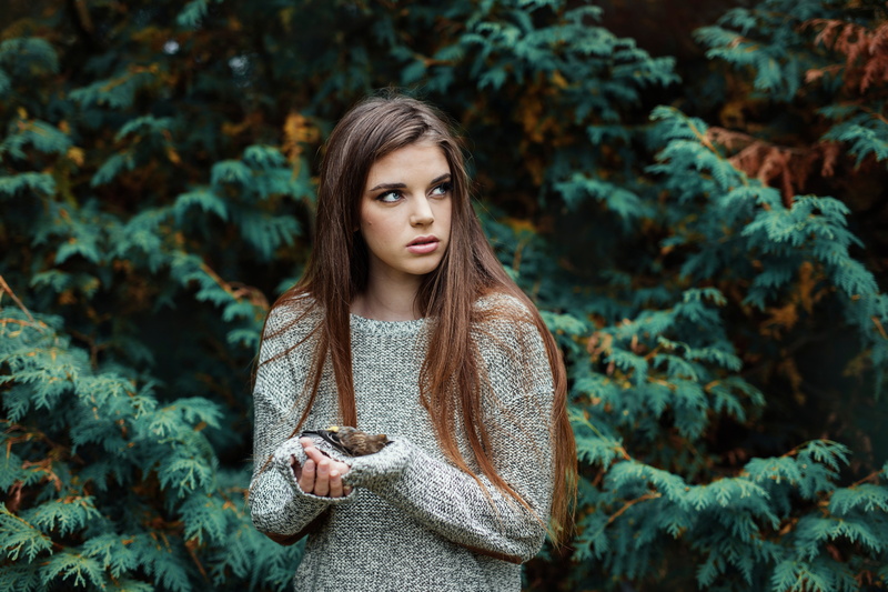 sorry for the bird, Girl with a Dead Bird, sweater, girl, Jesse Duke, 8K