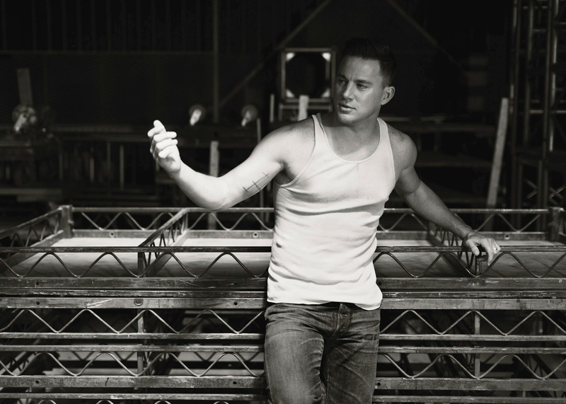 Norman Jean Roy, photo, actor, black and white, Channing Tatum, gesture, 1080P, Mike, jeans, pose