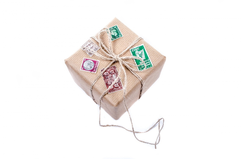packing, rope, decoration, wrapped, copy, copy space, send, square, craft, close-up, distribution, still life, folded, blank, indoors, studio shot, cut out