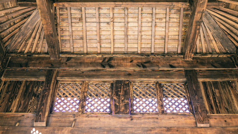 roof beam, architectural column, brick, treasure, history, ceiling, gate, 2K, day, wood - material, old, no people, built structure, corner, vehicle, low angle view
