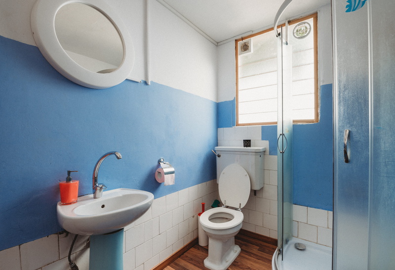 blue, 5K, framed, convenience, domestic room, public building, toilet paper, toilet bowl, home, household equipment, oval, indoors, no people, domestic bathroom