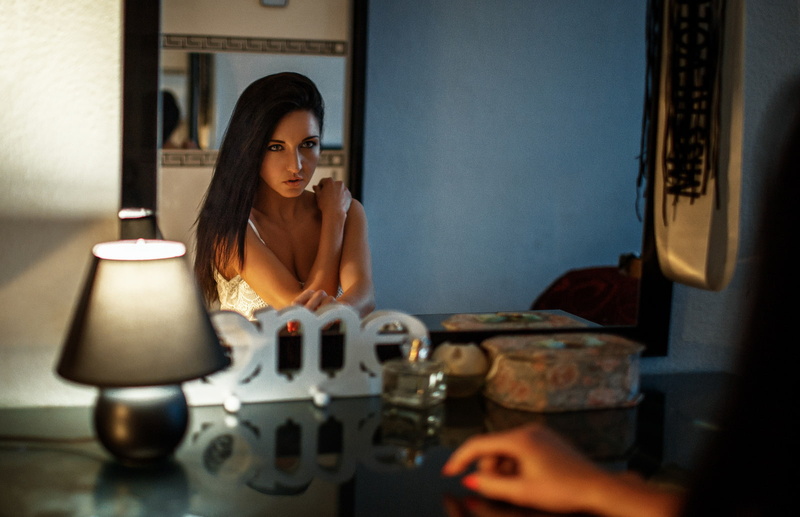 mirror, portrait, lamp, reflection, red nails, 720P, women
