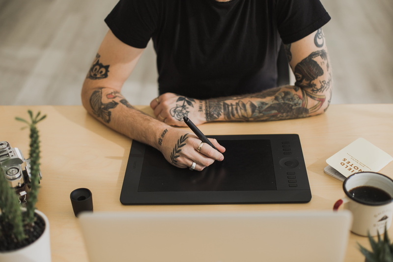 photo, Keyboard, 4K, Ideas, indoors, men, Electronics, tattood, adult, Computer, casual clothing, table, Laptop, man, Technology, communication, occupation