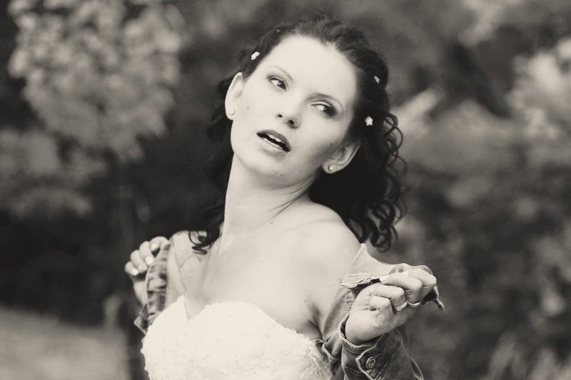 only women, young adult, women, adult, woman, focus on foreground, fashion, beauty, hair, strapless, beautiful woman, Face, plant, top, Bride, strip down