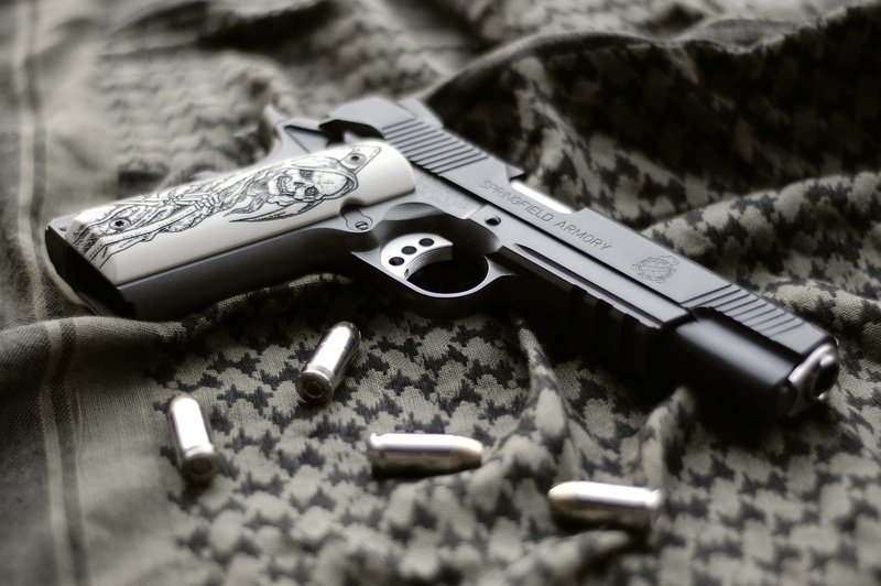 1080P, Springfield Armory pistol, Weapons