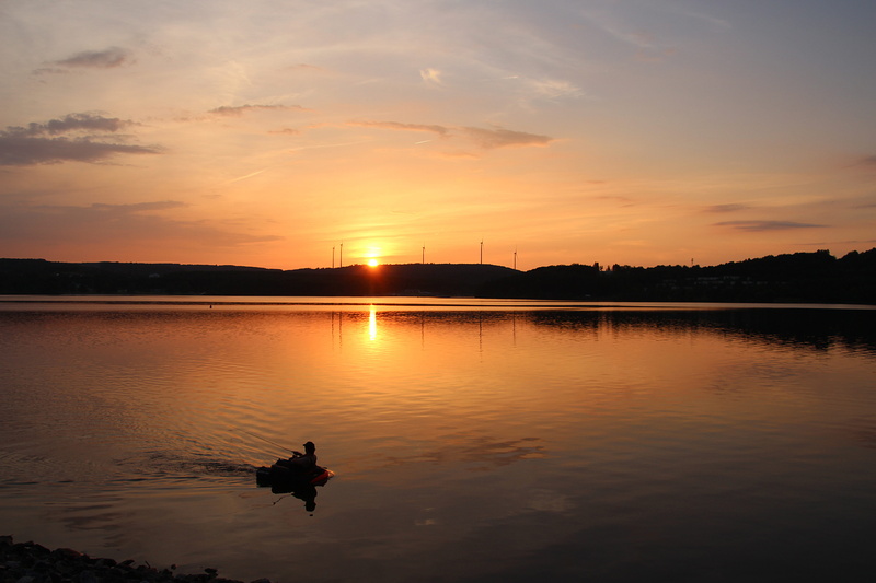 sky, sunset, scenics - nature, real people, afterglow, orange color, dusk, sun, reflection, lighting, 5K, cloud - sky, lake, beauty in nature, nature
