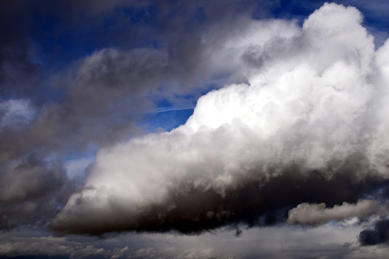 storm cloud, ominous, backgrounds, forward, cloud cover, clouds form, dark clouds, thunderstorm, meteorology, no people, cloud mountains, thundercloud