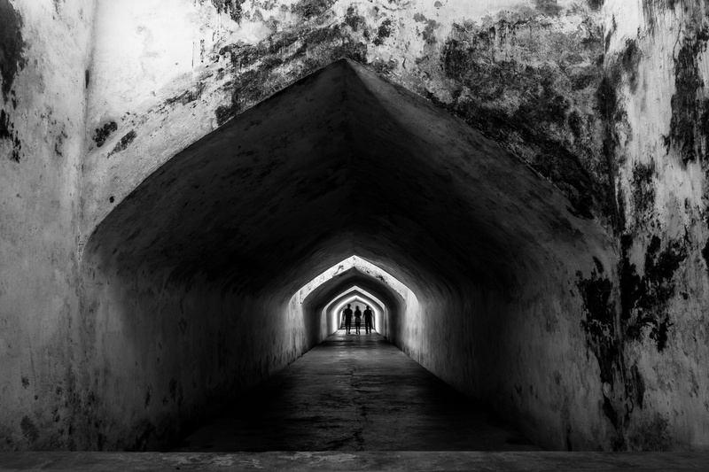 tunnel, 4K, light, light at the end of the tunnel, path, old, taman sari tourist village, blackandwhite, built structure, indoors, vanishing point, no people