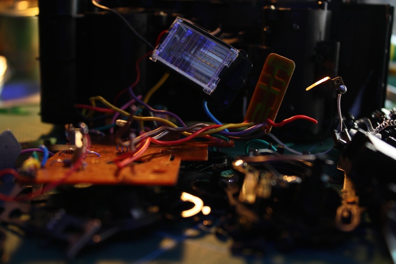 music, clutch, technology, complexity, connection, flash, isärplockad, arts culture and entertainment, disruption, 4K, technical, closeup, still life