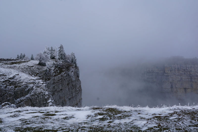 white, idyllic, fog, winter, mountains, 5K, day, no people, creux du van, environment, beauty in nature, tranquil scene, nature, cold temperature, non-urban scene