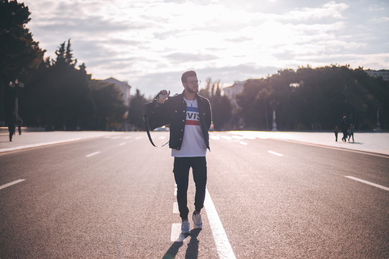photography, people, walking, photo, marathon, jeans, sky, lifestyles, incidental people, photographer, sunlight, cloud - sky, transportation, man, tree