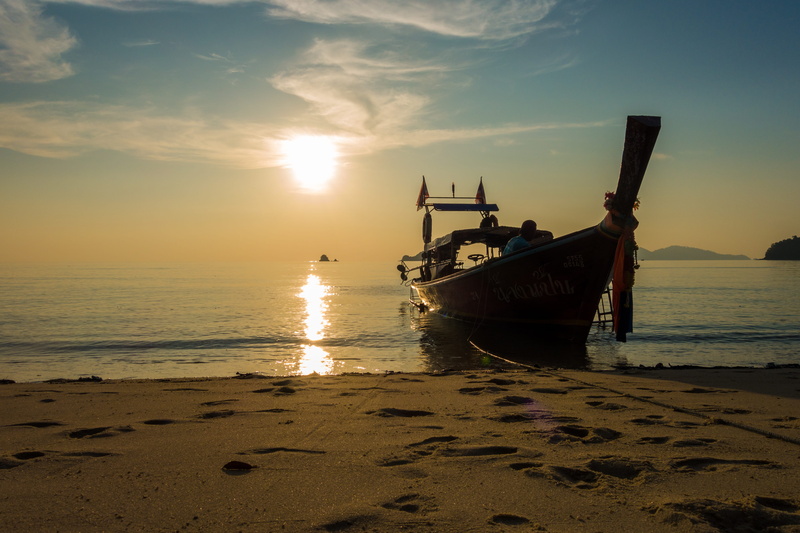 sun, travel, dock, nature, shipping, anchored, moored, sunlight, low tide, 4K, fishing, sky, picturesque, mode of transportation, horizon over water, daytime