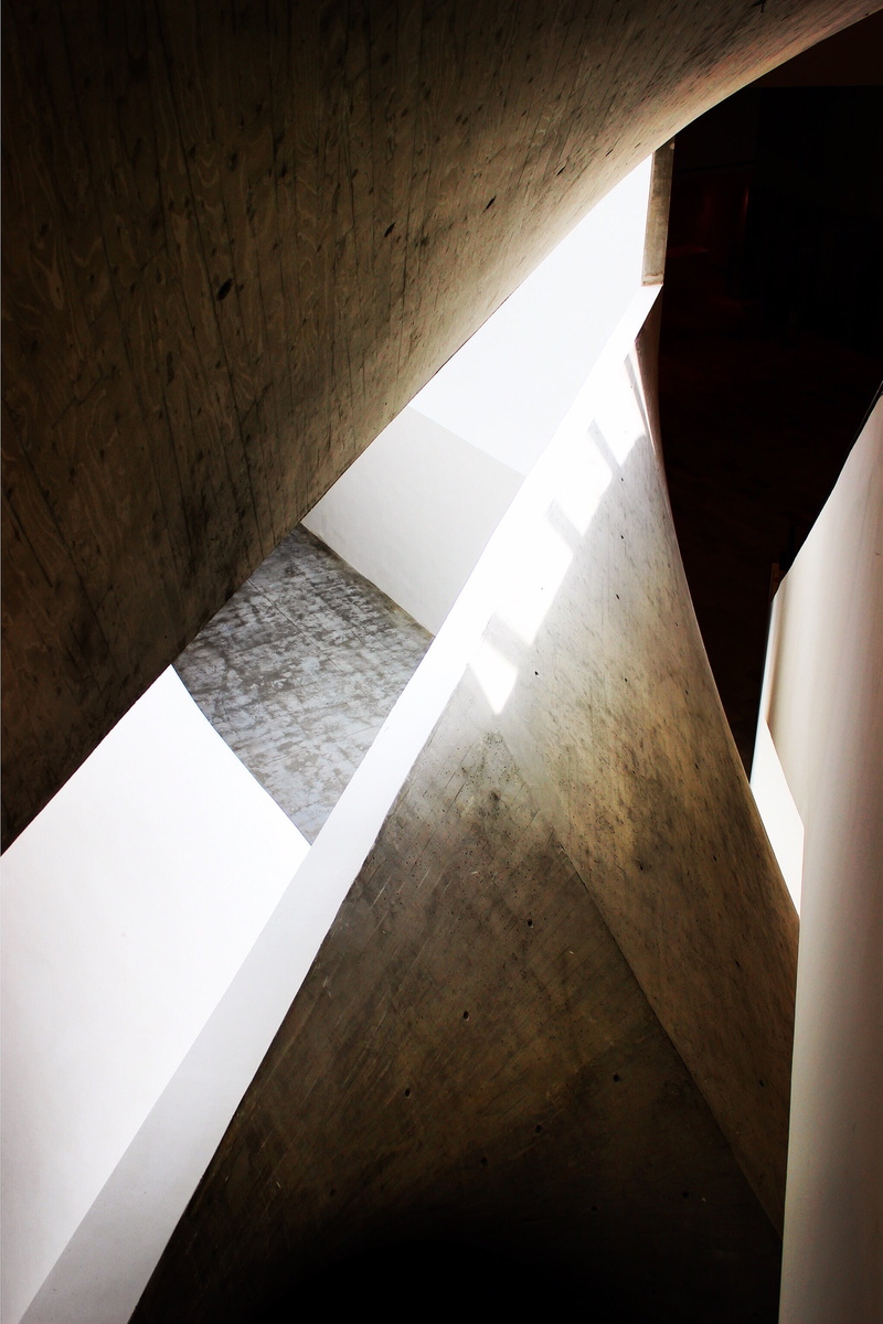 pattern, steps, low angle view, architectural column, wall, empty, sunlight, light at the end of the tunnel, architecture, 2K, indoors, wall - Building Feature