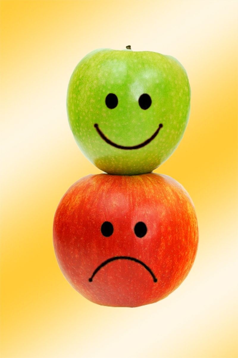 green color, smiling, face, studio shot, creativity, anthropomorphic smiley face, food and drink, wellbeing, healthy eating, sad, apple, image editing