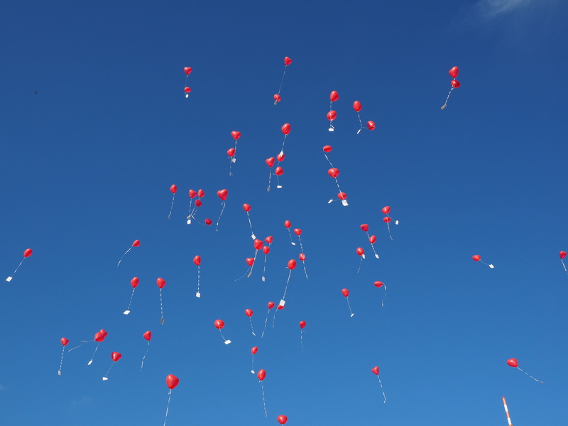 outdoors, relationship, streamer, romance, sky, heart, freedom, wind, no people, blue, wedding, nature, rise, clear sky, heart shaped, 4K, clear, multi colored