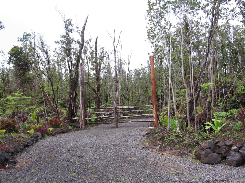 brown, mountain view, fence, fern, rainforest, 1080P, pole, hawaii, gravel, jungle, wooden, 3d and abstract, big island, road