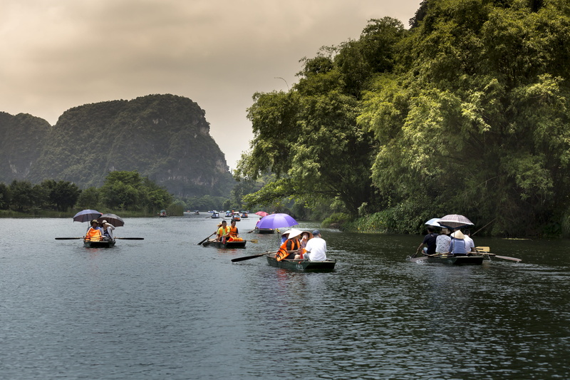 nautical vessel, mountain, lake, boats, plant, men, real people, river, scenics - nature, group of people, tranquility, riding, kayak, tree, transportation