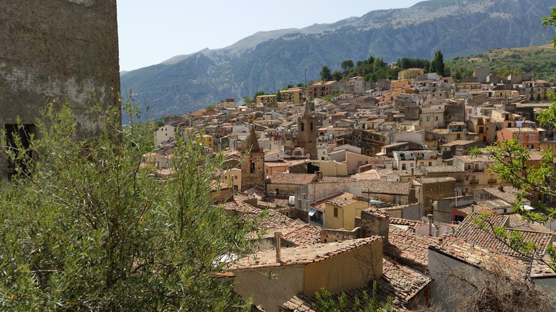 mountain range, plant, residential district, architecture, the past, house, built structure, city, village, tree, travel, history, community, sicilia, nature