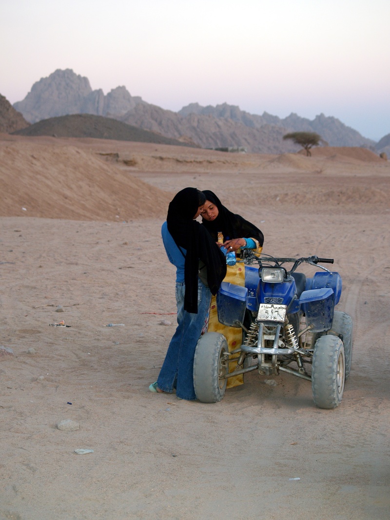 casual clothing, nature, motorcycle, lifestyles, young adult, landscape, environment, trip, sand, 2K, quad bike, peninsula, mountain range, rocks, one person