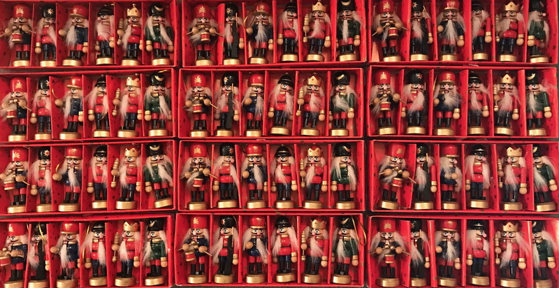 figurine, retro, shelf, traditional, red, december, wooden, 2K, still life, year, representation, variation, in a row, cracker, toy, garland, side by side