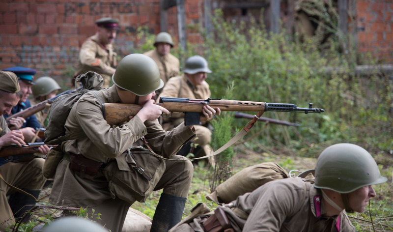 headwear, people, the ussr, weapon, military attack, helmet, hunter, reconstruction battle, uniform, 5K, military, rifle, outdoors, group of people, adult